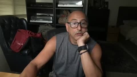 daddy vegas  for single women and couples here online show from June 18, 2:55 pm