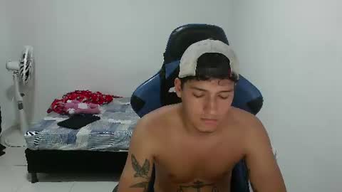   online show from August 5, 3:39 pm