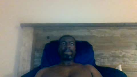 bluuthunder1914 online show from August 5, 9:03 am