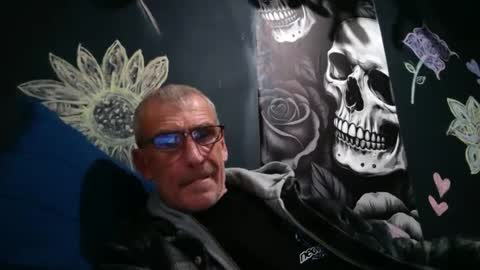 deanofflove2210 online show from June 29, 9:37 am