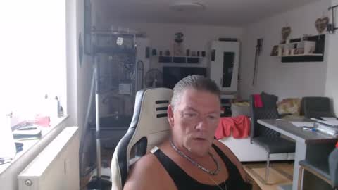 deinprinz2312 online show from July 26, 5:04 am