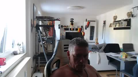 deinprinz2312 online show from June 25, 10:42 am
