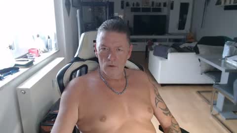 deinprinz2312 online show from July 6, 5:04 am