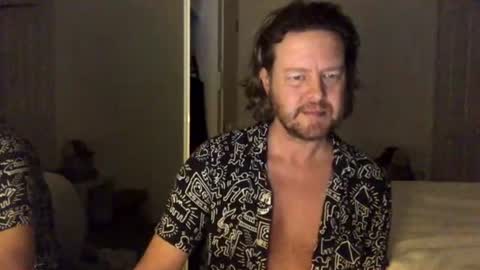 gcsurfer81 online show from August 4, 9:15 am