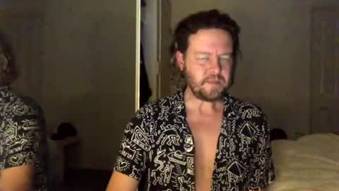 gcsurfer81 online show from July 18, 12:54 pm