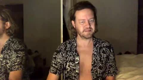 gcsurfer81 online show from July 25, 9:50 am