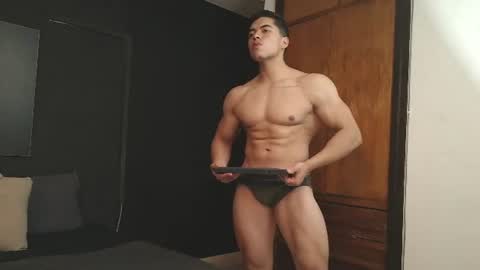 hat_guy01 online show from June 19, 9:52 pm