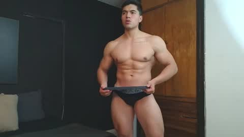 hat_guy01 online show from June 17, 9:49 pm
