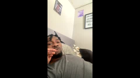 josephlongwat29 online show from May 29, 5:56 pm