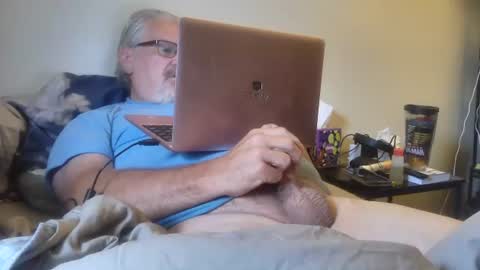 kingtongue10 online show from July 11, 12:18 pm