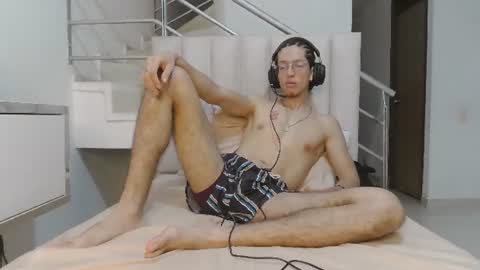 Manuel online show from June 20, 2:05 am
