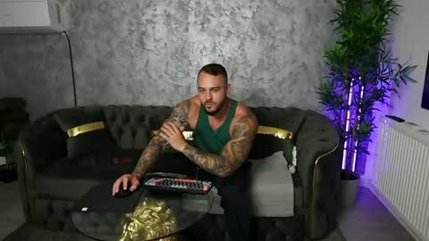 masterkingmuscle online show from May 18, 7:51 pm