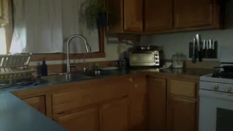 michaeldim12345 online show from December 9, 12:31 pm