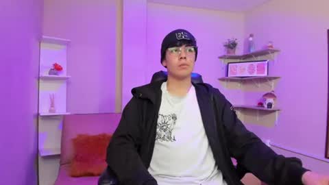 oliver_06 online show from August 6, 3:56 am