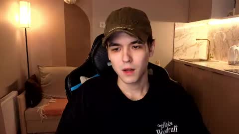 travisrivas online show from July 2, 2:01 pm