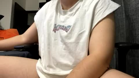 Winniethephoota online show from July 9, 12:59 am