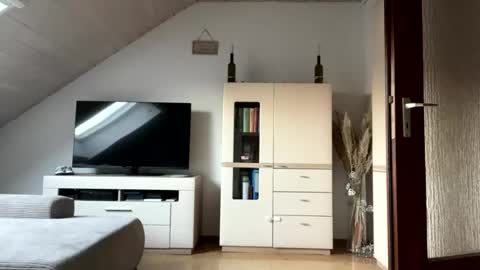 Alex online show from July 10, 6:54 pm