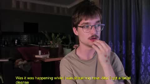 Max online show from July 3, 10:01 pm