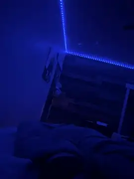 Easton0001 online show from August 8, 8:32 am