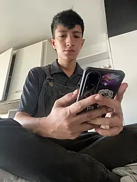 DereckCooperr online show from July 7, 8:34 pm