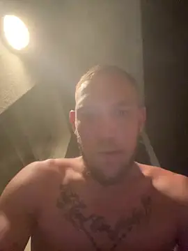 LongWilliam23 online show from August 5, 11:43 pm