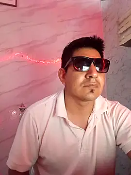 latino17 online show from August 9, 7:25 am