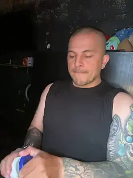 dirty hardkore online show from August 8, 3:41 pm