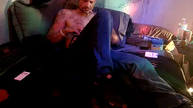 TheOneYouLove69 online show from May 2, 4:59 am