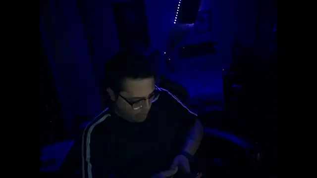 FrankGatsby11 online show from December 19, 4:02 am