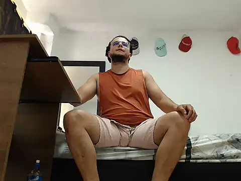 cloudsxxx online show from July 17, 4:24 pm