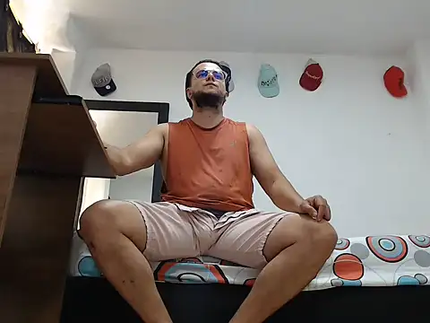 cloudsxxx online show from July 23, 4:26 pm