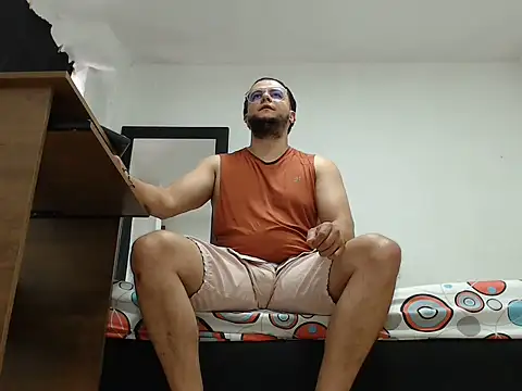 cloudsxxx online show from June 13, 1:09 pm