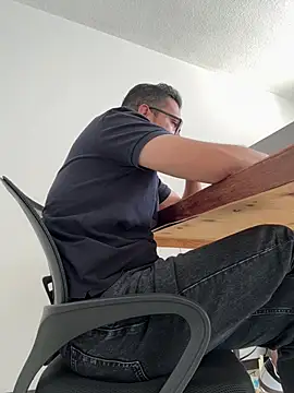 AdrianGarcia89 online show from May 5, 7:03 pm