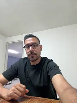 AdrianGarcia89 online show from April 21, 1:42 am