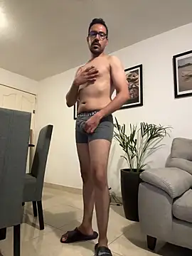AdrianGarcia89 online show from May 15, 6:21 am