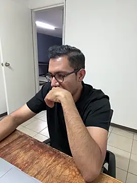 AdrianGarcia89 online show from May 12, 1:25 am
