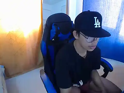 holly oreo online show from June 28, 11:55 pm