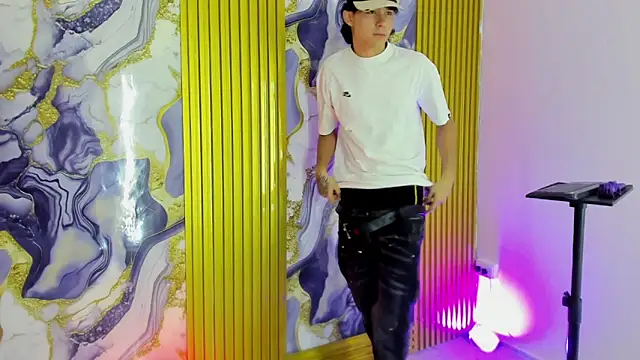 monky 0002 online show from June 20, 7:52 pm