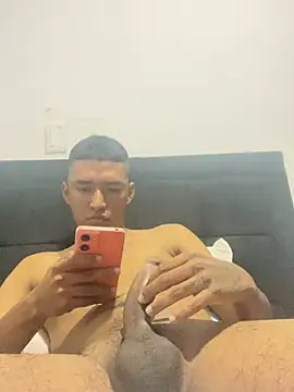 juliancito222 online show from June 24, 8:11 pm