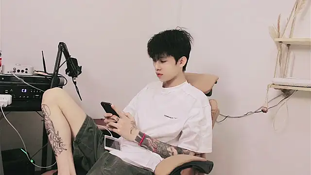zzzzppp3 online show from July 2, 5:24 am