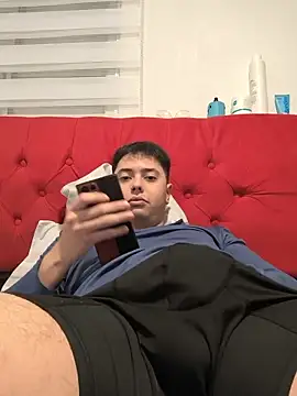 BodyGym18 online show from May 26, 3:57 am