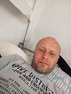 OjChcialaby online show from August 2, 10:57 am