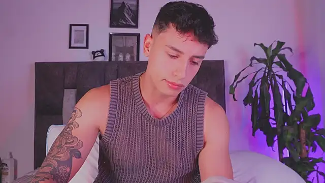 I Gabriel online show from July 18, 4:52 am