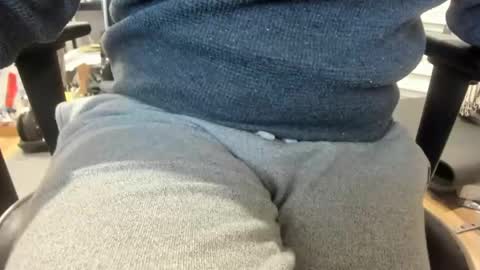 Snapshot of 1bigloadasian chatting on January 11, 11:24 pm 1bigloadasian online show from January 11, 11:24 pm