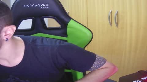 1good_vibes1 online show from February 26, 8:15 am