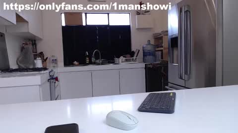 Snapshot of 1manshow11 chatting on December 24, 8:05 pm 1manshow11 online show from December 24, 8:05 pm