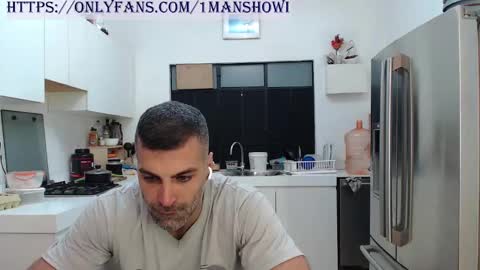 Snapshot of 1manshow11 chatting on January 29, 12:45 pm 1manshow11 online show from January 29, 12:45 pm