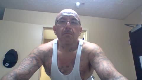 TheShyOne18 online show from April 14, 3:17 am