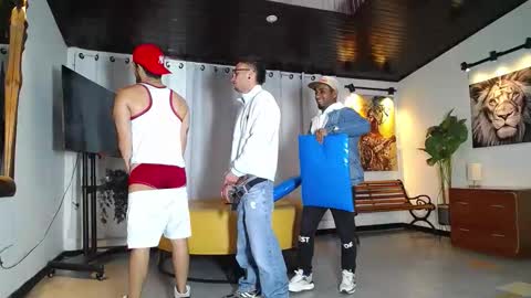 pushman online show from April 5, 12:01 pm