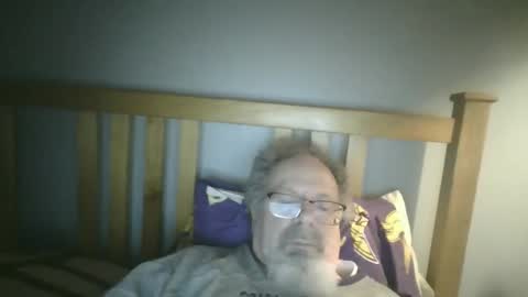 Snapshot of 2003dynawideglide chatting on March 9, 2:50 am 2003dynawideglide online show from March 9, 2:50 am
